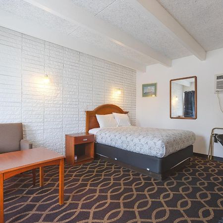 Sonrise Inn Lincoln Hwy By Oyo Breezewood Esterno foto
