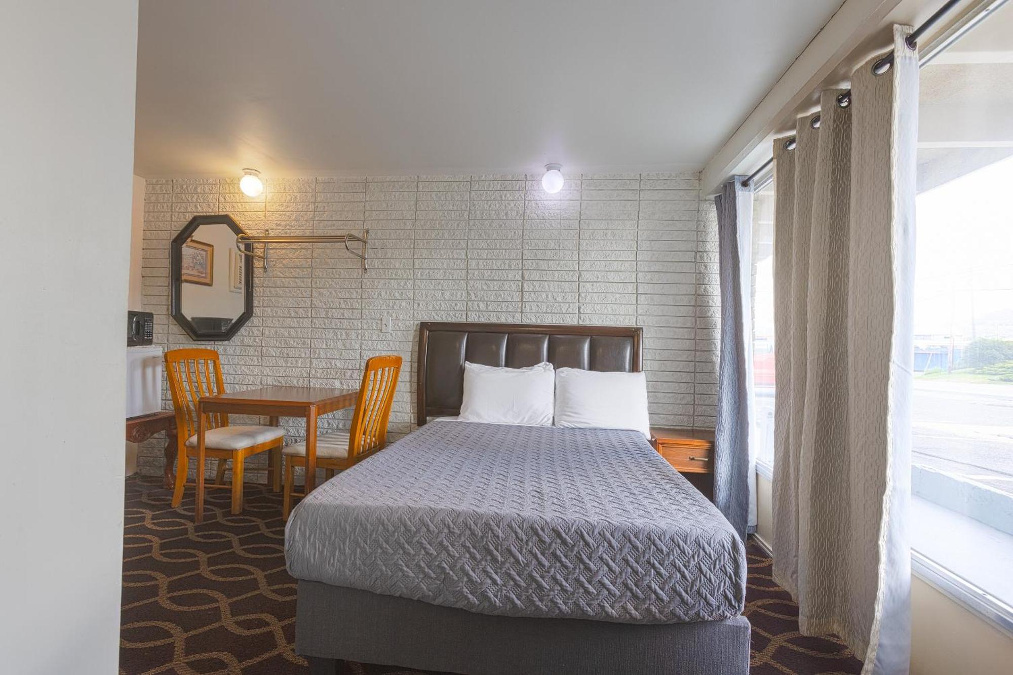 Sonrise Inn Lincoln Hwy By Oyo Breezewood Esterno foto