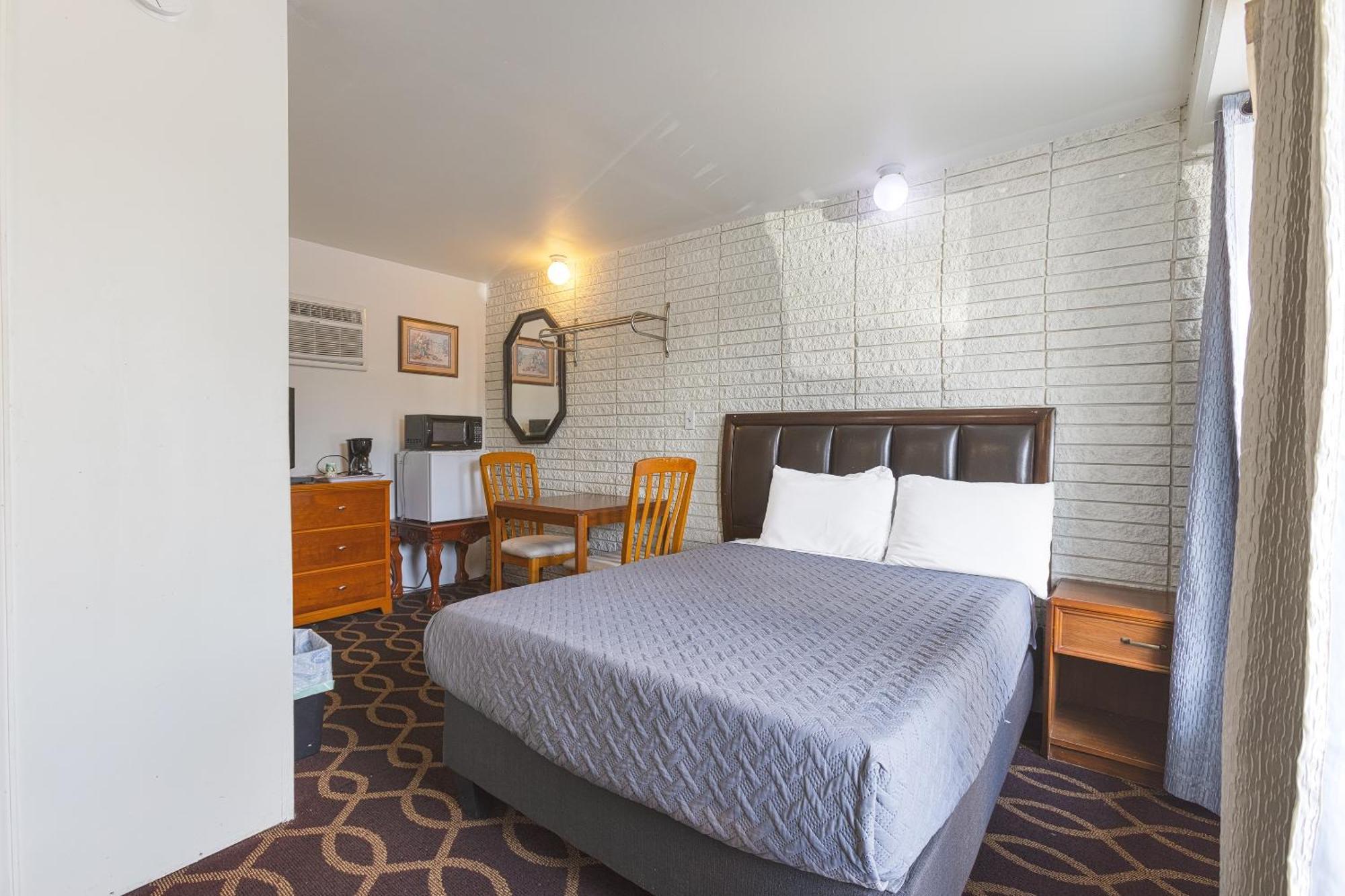 Sonrise Inn Lincoln Hwy By Oyo Breezewood Esterno foto