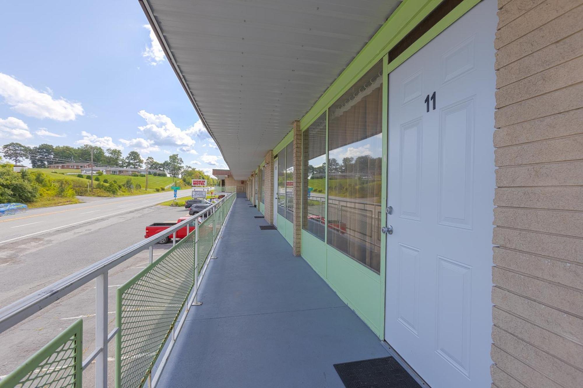 Sonrise Inn Lincoln Hwy By Oyo Breezewood Esterno foto