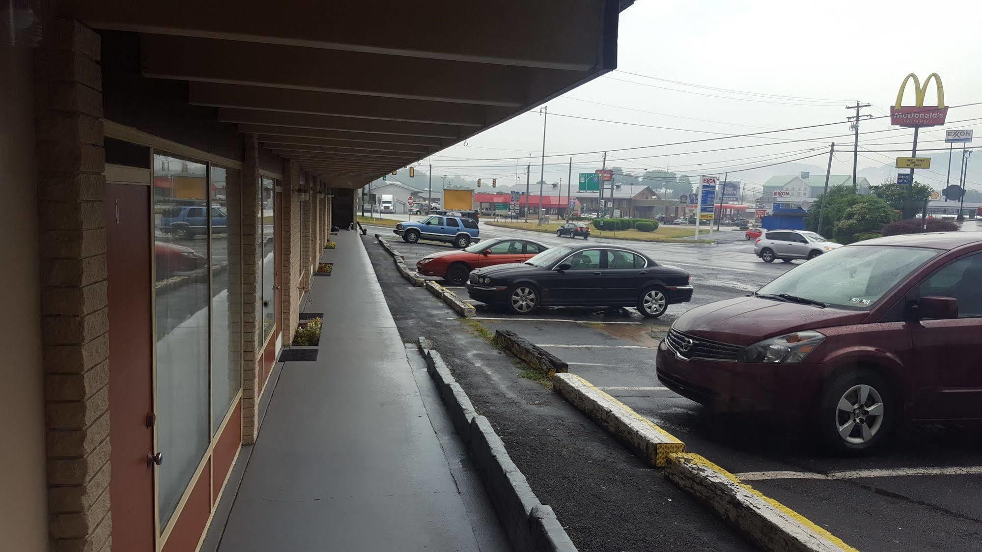 Sonrise Inn Lincoln Hwy By Oyo Breezewood Esterno foto