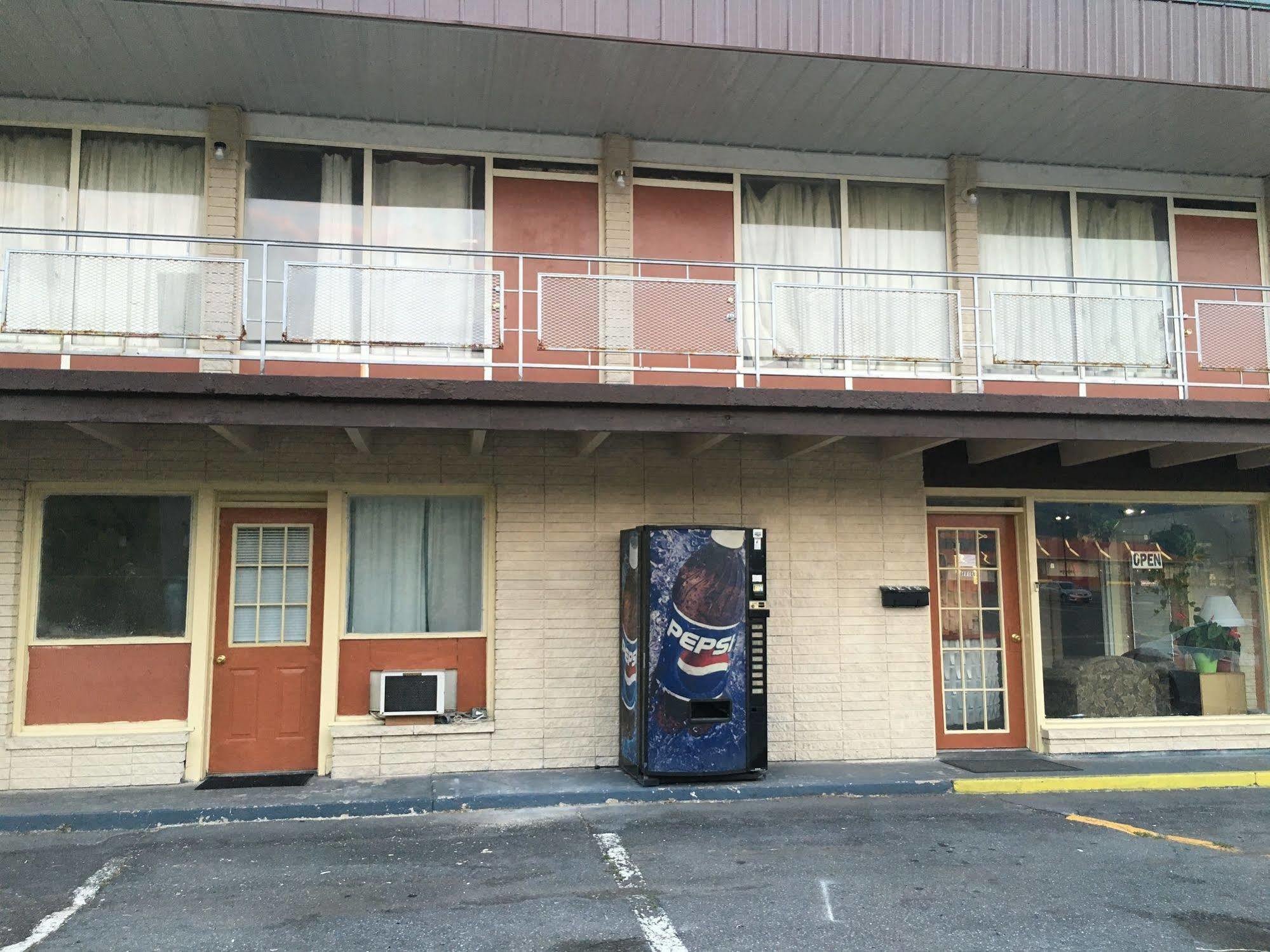 Sonrise Inn Lincoln Hwy By Oyo Breezewood Esterno foto